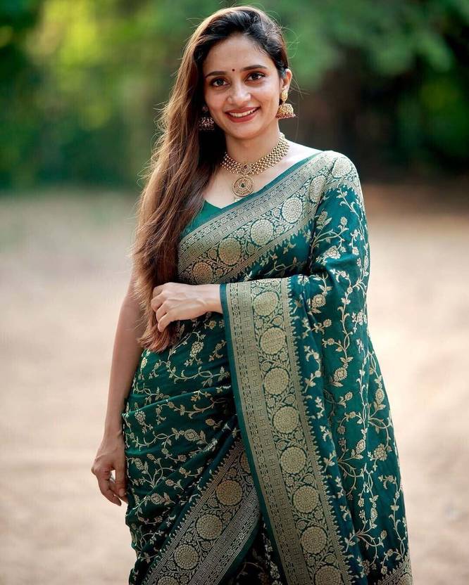 Woven Kanjivaram Pure Silk, Art Silk Saree - Image 5